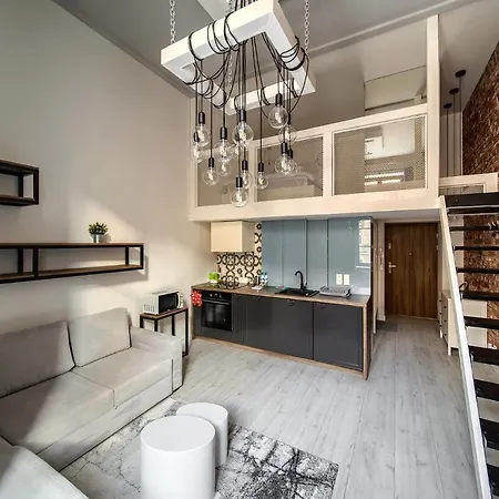 דירה Loft With Mezzanine By Bookinghost