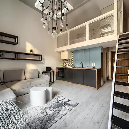 Апартаменти Loft With Mezzanine By Bookinghost Вроцлав