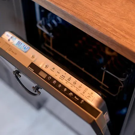 Loft With Mezzanine By Bookinghost דירה