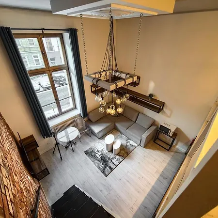 Loft With Mezzanine By Bookinghost דירה *