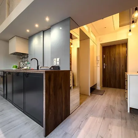 דירה Loft With Mezzanine By Bookinghost *
